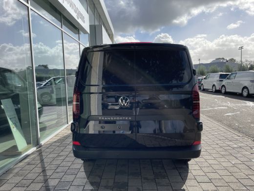 Volkswagen Transporter 2.0 TDI L1H1 28 Life 150PK handgeschakeld ActivLease financial lease