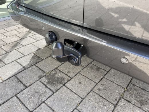 Volkswagen Transporter 2.0 TDI L2H 30 Bulli 150PK Automaat | Styling pakket | Trekhaak | 360 camera ActivLease financial lease
