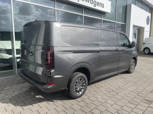 Volkswagen Transporter 2.0 TDI L2H 30 Style 150PK automaat | styling accessoires nog gemonteerd ActivLease financial lease