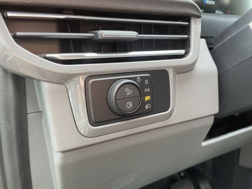 Volkswagen Transporter 2.0 TDI L2H 30 Style 150PK automaat | styling accessoires nog gemonteerd ActivLease financial lease
