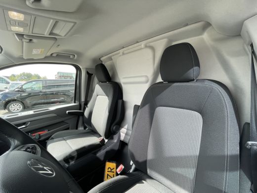 Volkswagen Transporter 2.0 TDI L2H 30 Style 150PK automaat | styling accessoires nog gemonteerd ActivLease financial lease