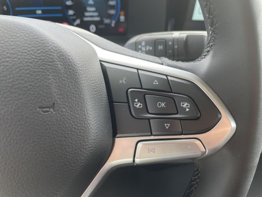 Volkswagen Transporter 2.0 TDI L2H 30 Style 150PK automaat | styling accessoires nog gemonteerd ActivLease financial lease