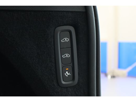 Volvo  XC90 T8 455PK AWD Ultimate Dark | 360&deg; | Luchtvering | Trekhaak | Getint Glas | Panoramadak | HK Audio ActivLease financial lease