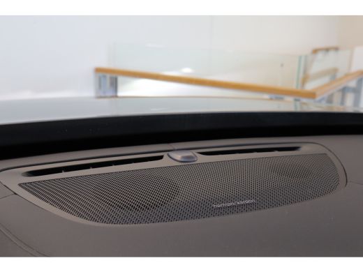 Volvo  XC90 T8 455PK AWD Ultimate Dark | 360&deg; | Luchtvering | Trekhaak | Getint Glas | Panoramadak | HK Audio ActivLease financial lease