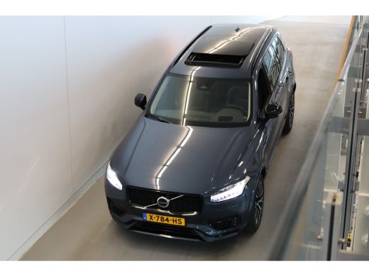 Volvo  XC90 T8 455PK AWD Ultimate Dark | 360&deg; | Luchtvering | Trekhaak | Getint Glas | Panoramadak | HK Audio ActivLease financial lease
