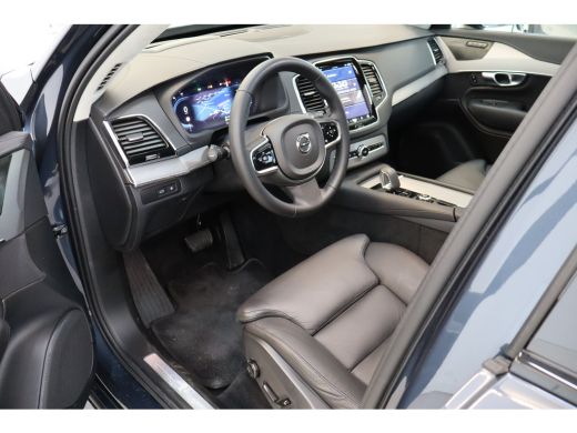 Volvo  XC90 T8 455PK AWD Ultimate Dark | 360&deg; | Luchtvering | Trekhaak | Getint Glas | Panoramadak | HK Audio ActivLease financial lease
