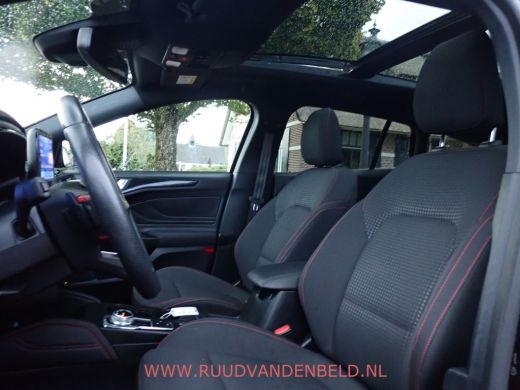 Ford Focus 1.5 EcoBoost ST Line X ACC/PANODAK/KEYLESS ActivLease financial lease