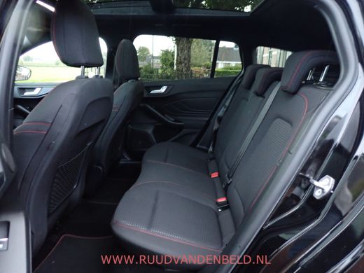 Ford Focus 1.5 EcoBoost ST Line X ACC/PANODAK/KEYLESS ActivLease financial lease