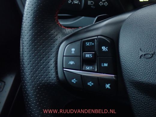 Ford Focus 1.5 EcoBoost ST Line X ACC/PANODAK/KEYLESS ActivLease financial lease