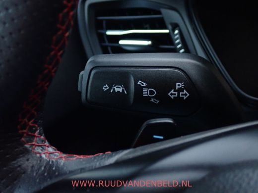 Ford Focus 1.5 EcoBoost ST Line X ACC/PANODAK/KEYLESS ActivLease financial lease