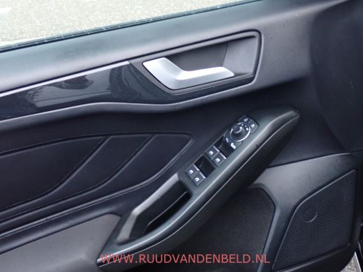 Ford Focus 1.5 EcoBoost ST Line X ACC/PANODAK/KEYLESS ActivLease financial lease