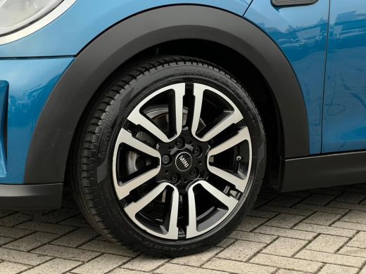 Mini Cooper 1.5 Cooper Business Edition NL AUTO | LEDER | CAMERA | DEALER ONDERH | CARPLAY | ActivLease financial lease