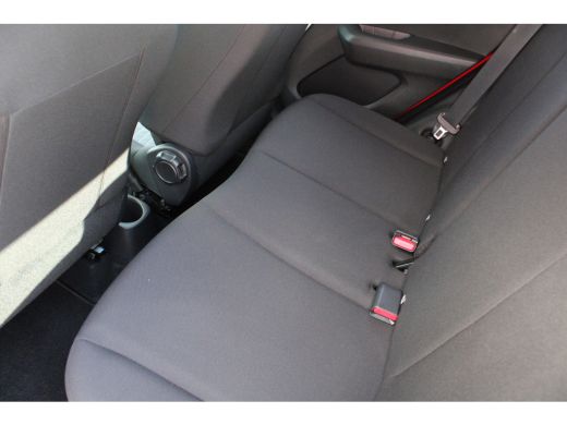 Peugeot 108 1.0 e-VTi Allure Navi by app | Camera | Climate control | Trekhaak | Lichtmetaal | 25.000km | ActivLease financial lease