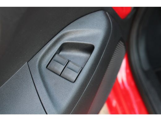 Peugeot 108 1.0 e-VTi Allure Navi by app | Camera | Climate control | Trekhaak | Lichtmetaal | 25.000km | ActivLease financial lease
