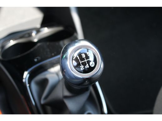 Peugeot 108 1.0 e-VTi Allure Navi by app | Camera | Climate control | Trekhaak | Lichtmetaal | 25.000km | ActivLease financial lease