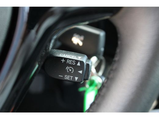 Peugeot 108 1.0 e-VTi Allure Navi by app | Camera | Climate control | Trekhaak | Lichtmetaal | 25.000km | ActivLease financial lease