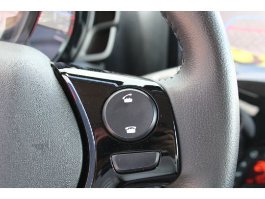 Peugeot 108 1.0 e-VTi Allure Navi by app | Camera | Climate control | Trekhaak | Lichtmetaal | 25.000km | ActivLease financial lease
