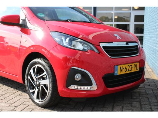Peugeot 108 1.0 e-VTi Allure Navi by app | Camera | Climate control | Trekhaak | Lichtmetaal | 25.000km | ActivLease financial lease