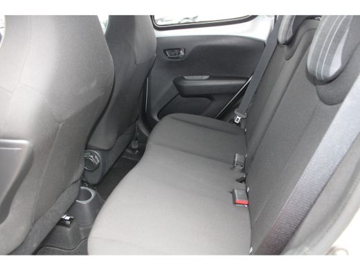 Peugeot 108 1.0 e-VTi Allure | Achterbank in delen neerklapbaar | Achteruitrijcamera | Airco ActivLease financial lease