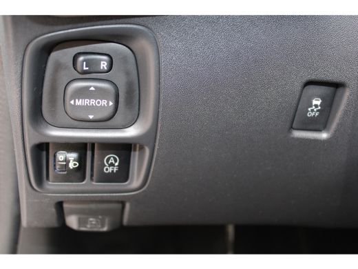 Peugeot 108 1.0 e-VTi Allure | Achterbank in delen neerklapbaar | Achteruitrijcamera | Airco ActivLease financial lease