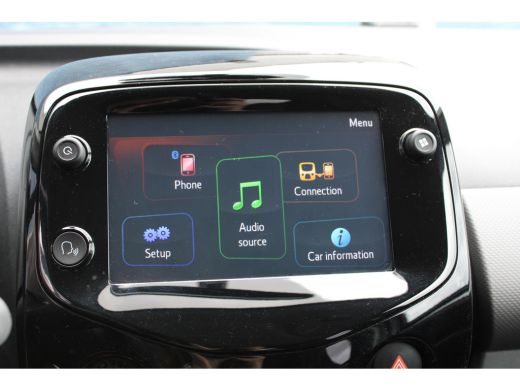 Peugeot 108 1.0 e-VTi Allure | Achterbank in delen neerklapbaar | Achteruitrijcamera | Airco ActivLease financial lease