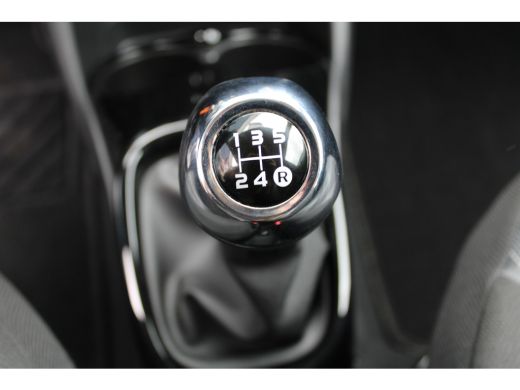 Peugeot 108 1.0 e-VTi Allure | Achterbank in delen neerklapbaar | Achteruitrijcamera | Airco ActivLease financial lease