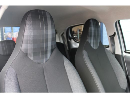 Peugeot 108 1.0 e-VTi Allure | Achterbank in delen neerklapbaar | Achteruitrijcamera | Airco ActivLease financial lease