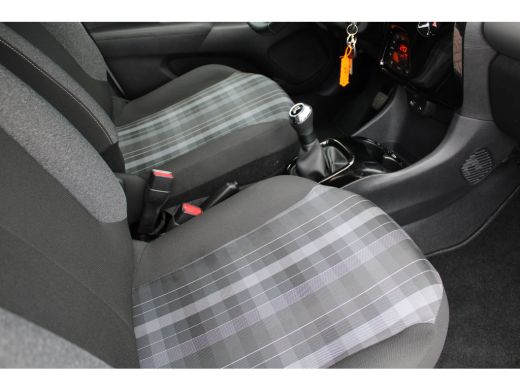 Peugeot 108 1.0 e-VTi Allure | Achterbank in delen neerklapbaar | Achteruitrijcamera | Airco ActivLease financial lease