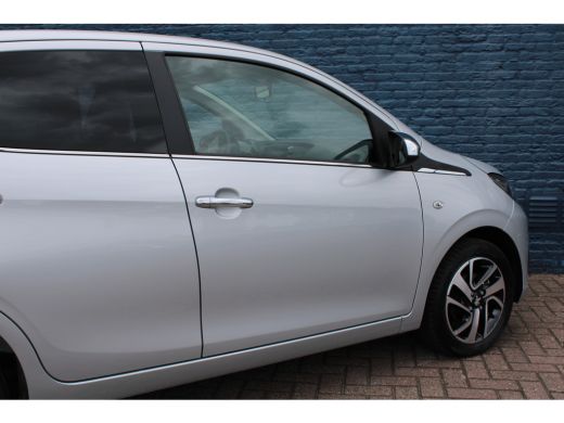 Peugeot 108 1.0 e-VTi Allure | Achterbank in delen neerklapbaar | Achteruitrijcamera | Airco ActivLease financial lease
