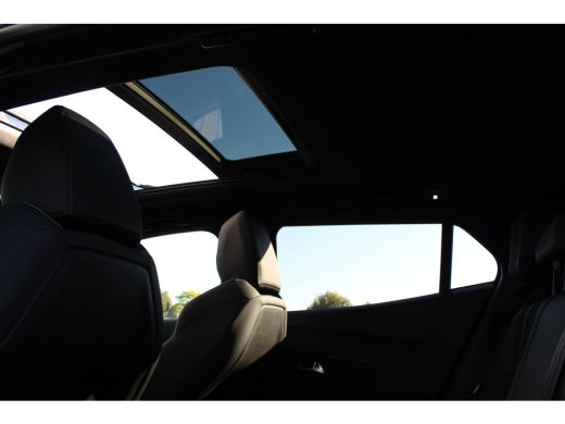 Peugeot 2008 1.2 Hybrid 136 GT | Automaat | Navigatie | Camera | Panorama/schuifdak | Mild Hybrid | Nieuw model | ActivLease financial lease