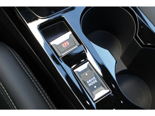 Peugeot 2008 1.2 Hybrid 136 GT | Automaat | Navigatie | Camera | Panorama/schuifdak | Mild Hybrid | Nieuw model | ActivLease financial lease