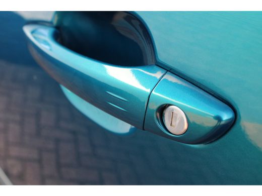 Peugeot 2008 1.2 Hybrid 136 GT | Automaat | Navigatie | Camera | Panorama/schuifdak | Mild Hybrid | Nieuw model | ActivLease financial lease