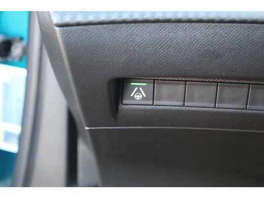 Peugeot 2008 1.2 Hybrid 136 GT | Automaat | Navigatie | Camera | Panorama/schuifdak | Mild Hybrid | Nieuw model | ActivLease financial lease