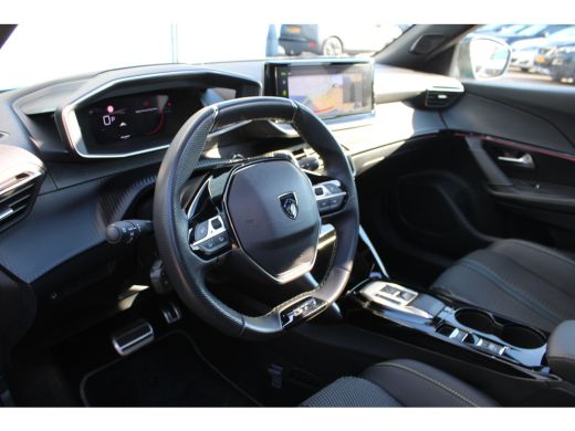 Peugeot 2008 1.2 Hybrid 136 GT | Automaat | Navigatie | Camera | Panorama/schuifdak | Mild Hybrid | Nieuw model | ActivLease financial lease