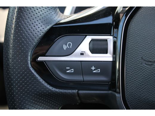 Peugeot 2008 1.2 Hybrid 136 GT | Automaat | Navigatie | Camera | Panorama/schuifdak | Mild Hybrid | Nieuw model | ActivLease financial lease