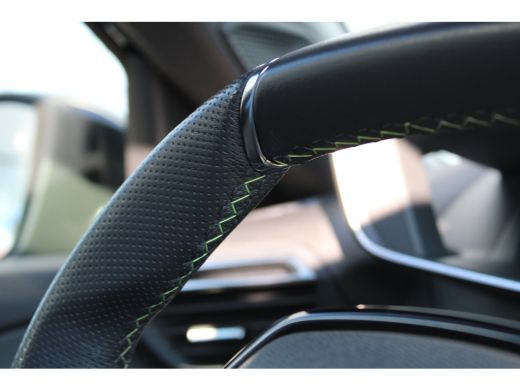 Peugeot 2008 1.2 Hybrid 136 GT | Automaat | Navigatie | Camera | Panorama/schuifdak | Mild Hybrid | Nieuw model | ActivLease financial lease