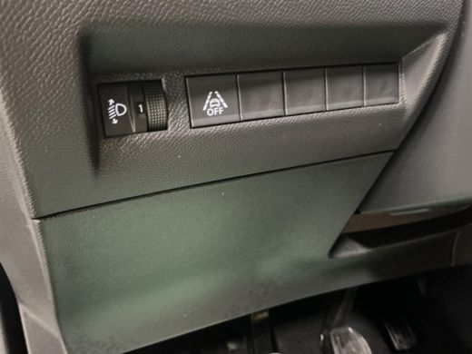 Peugeot 2008 1.2 PureTech Active Pack Camera | Stoelverwarming | Climate Control | 16" Lichtmetaal | Cruise | ... ActivLease financial lease