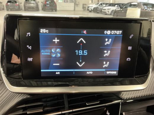 Peugeot 2008 1.2 PureTech Active Pack Camera | Stoelverwarming | Climate Control | 16" Lichtmetaal | Cruise | ... ActivLease financial lease