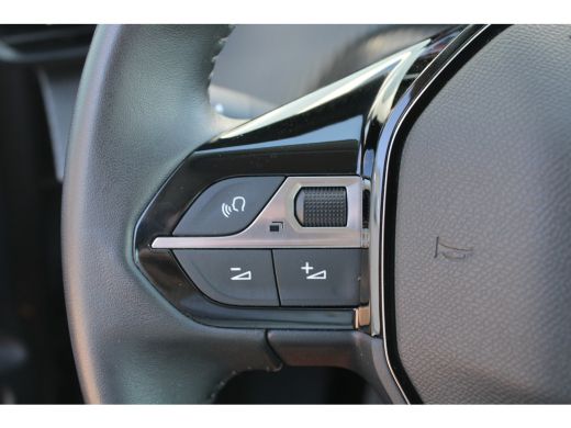 Peugeot 208 1.2 PureTech Active Pack | Achterbank in delen neerklapbaar | Airco | Alarm klasse 1(startblokker... ActivLease financial lease