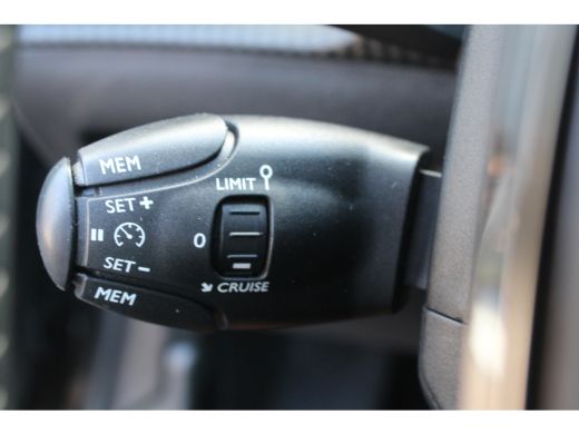 Peugeot 208 1.2 PureTech Active Pack | Achterbank in delen neerklapbaar | Airco | Alarm klasse 1(startblokker... ActivLease financial lease