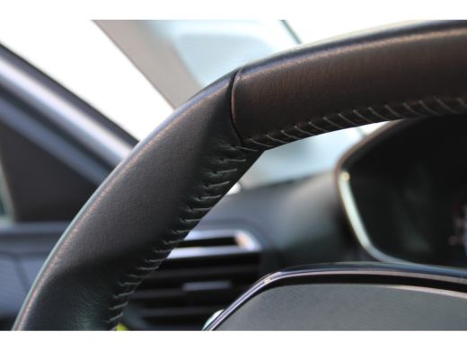 Peugeot 208 1.2 PureTech Allure ActivLease financial lease