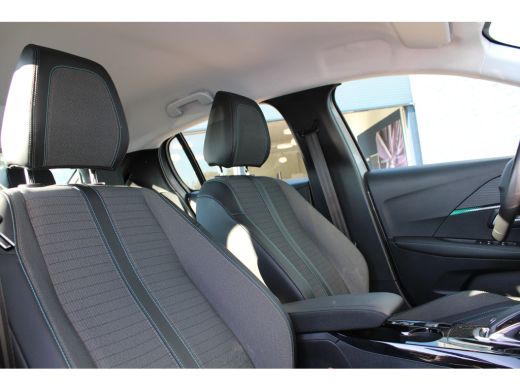 Peugeot 208 1.2 PureTech Allure ActivLease financial lease