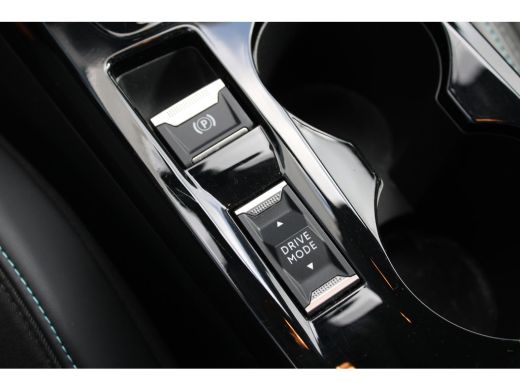 Peugeot 208 1.2 PureTech Allure Pack | Achterbank in delen neerklapbaar | Achteruitrijcamera | Airco (automat... ActivLease financial lease