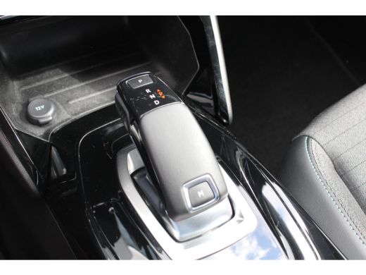 Peugeot 208 1.2 PureTech Allure Pack | Achterbank in delen neerklapbaar | Achteruitrijcamera | Airco (automat... ActivLease financial lease