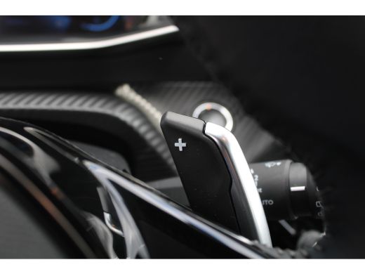 Peugeot 208 1.2 PureTech Allure Pack | Achterbank in delen neerklapbaar | Achteruitrijcamera | Airco (automat... ActivLease financial lease