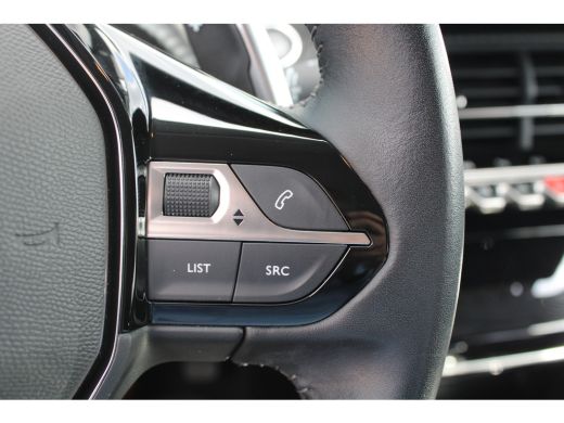 Peugeot 208 1.2 PureTech Allure Pack | Achterbank in delen neerklapbaar | Achteruitrijcamera | Airco (automat... ActivLease financial lease