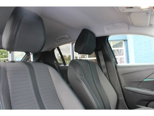 Peugeot 208 1.2 PureTech Allure Pack | Achterbank in delen neerklapbaar | Achteruitrijcamera | Airco (automat... ActivLease financial lease