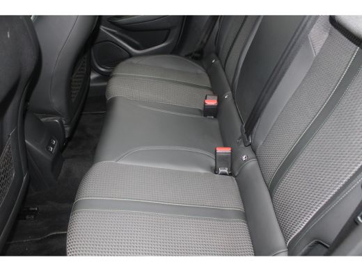 Peugeot 208 1.2 PureTech GT-Line | Achterbank in delen neerklapbaar | Achteruitrijcamera | Airco (automatisch) ActivLease financial lease