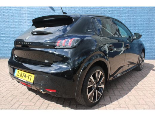 Peugeot 208 1.2 PureTech GT Pack | Achterbank in delen neerklapbaar | Achteruitrijcamera | Airco (automatisch) ActivLease financial lease