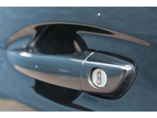 Peugeot 208 1.2 PureTech GT Pack | Achterbank in delen neerklapbaar | Achteruitrijcamera | Airco (automatisch) ActivLease financial lease